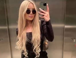C2C sex offers playful webcam girl in live interactions with In-your-fucking-mind.