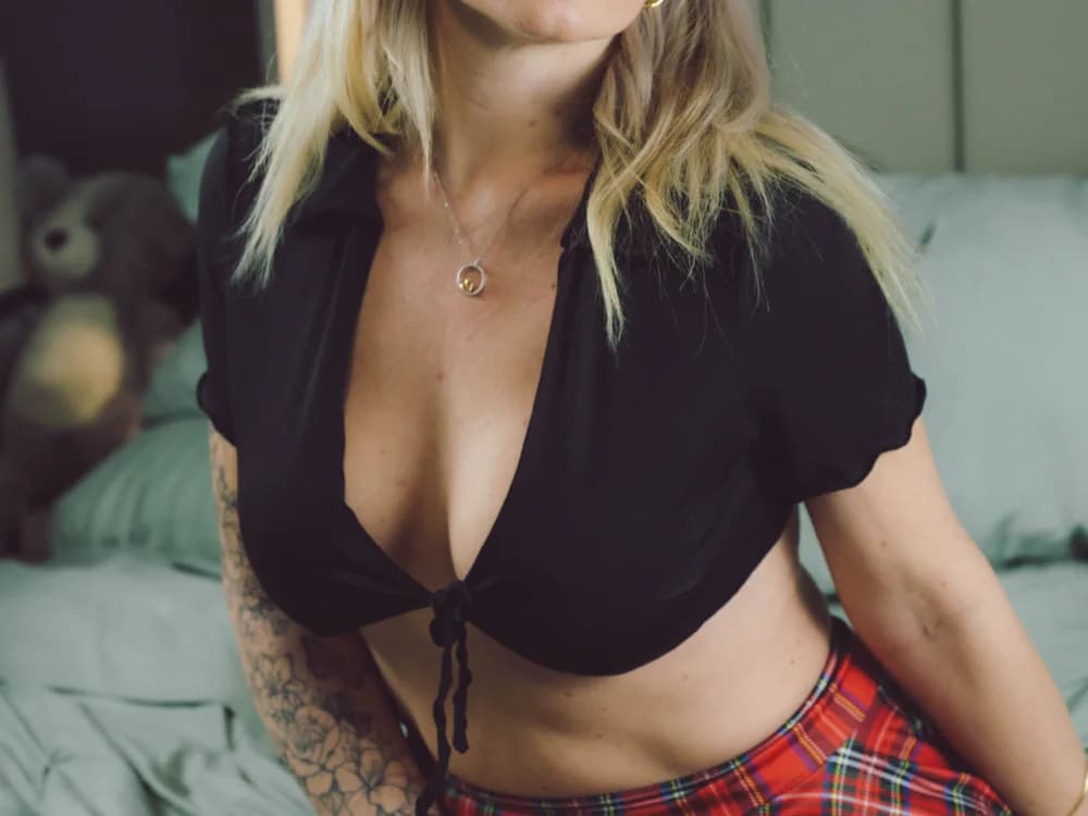 BlondeMilf82