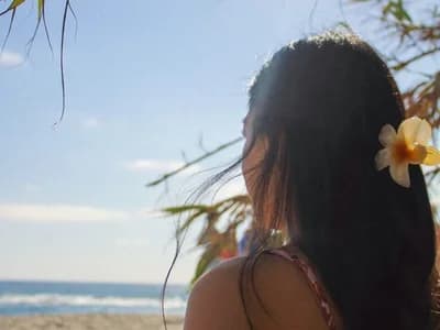 C2C sex offers playful cam chick in live interactions, including Yesim01.