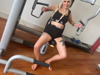 Blonde-bimbo